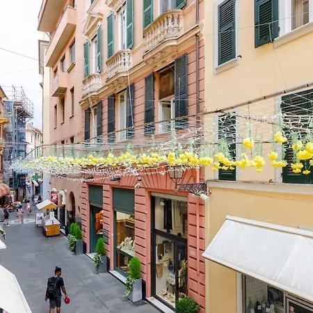 Mazzini 43, Rapallo, 85 Mq, 2b, 1b, Wi-fi, Air Conditioning, Available On Request Private Garage At 800mt From The At 20,00 Euro Per Night Lägenhet *