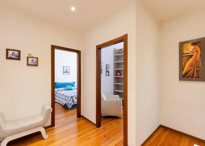 Mazzini 43, Rapallo, 85 Mq, 2b, 1b, Wi-fi, Air Conditioning, Available On Request Private Garage At 800mt From The At 20,00 Euro Per Night * Rapallo