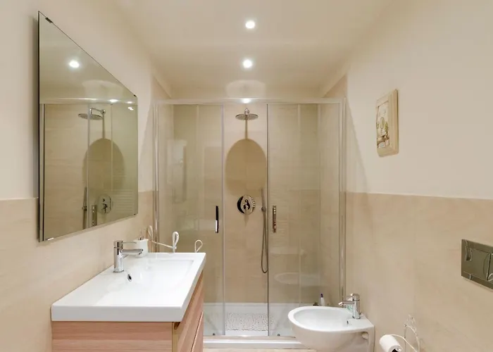 Mazzini 43, Rapallo, 85 Mq, 2b, 1b, Wi-fi, Air Conditioning, Available On Request Private Garage At 800mt From The At 20,00 Euro Per Night Apartmán *