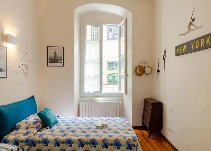 Mazzini 43, Rapallo, 85 Mq, 2b, 1b, Wi-fi, Air Conditioning, Available On Request Private Garage At 800mt From The At 20,00 Euro Per Night *