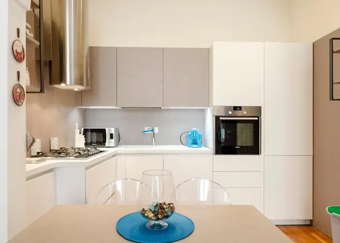 Mazzini 43, Rapallo, 85 Mq, 2b, 1b, Wi-fi, Air Conditioning, Available On Request Private Garage At 800mt From The At 20,00 Euro Per Night * Rapallo