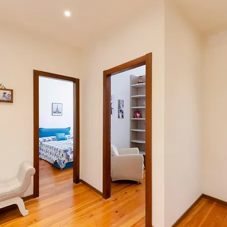 Mazzini 43, Rapallo, Apartment 85 Mq, 2B, 1B, Wi-Fi, Air Conditioning, Available On Request Private Garage At 800Mt From The Apartment At 20,00 Euro Per Night * ラッパロ