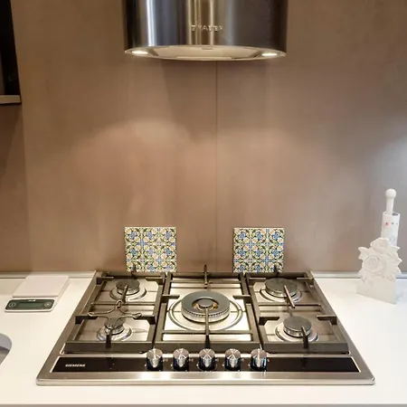 Mazzini 43, Rapallo, Apartment 85 Mq, 2B, 1B, Wi-Fi, Air Conditioning, Available On Request Private Garage At 800Mt From The Apartment At 20,00 Euro Per Night *