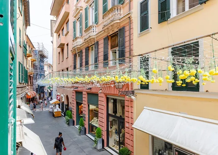 Mazzini 43, Rapallo, 85 Mq, 2b, 1b, Wi-fi, Air Conditioning, Available On Request Private Garage At 800mt From The At 20,00 Euro Per Night דירה *